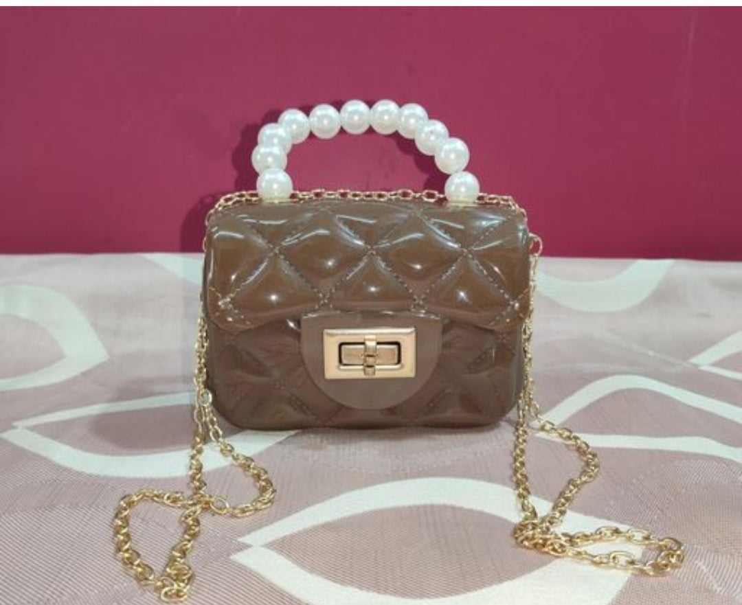 CHIC HANDBAG